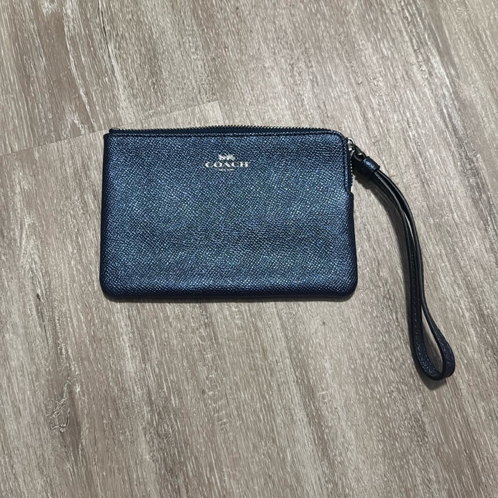 New without tag Coach Deep Ocean Shiny Blue Wristlet